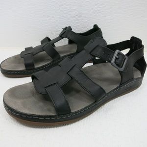 Chaco Black Leather T-Strap Casual Sandals 8 39